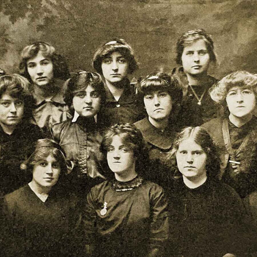 AHN Seniors 1913